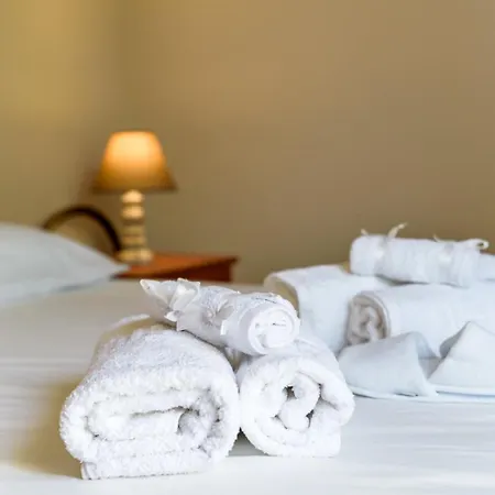 Helen's With Amazing View Apartman *