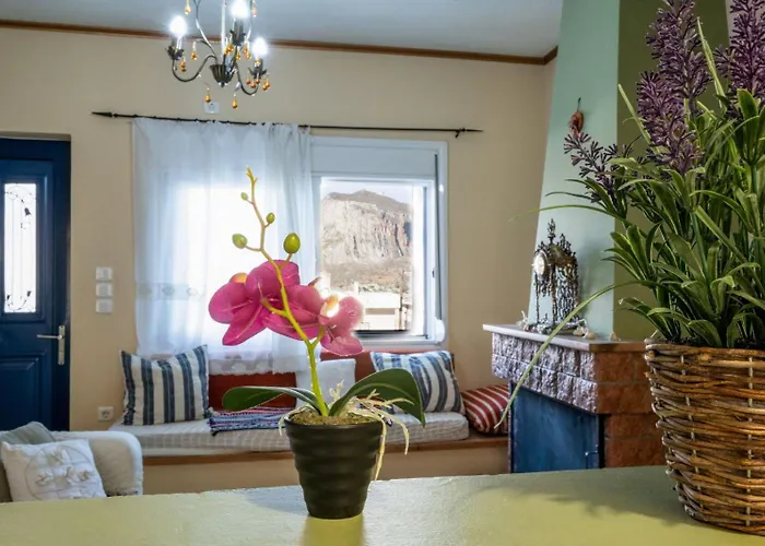 Helen's With Amazing View Apartment *